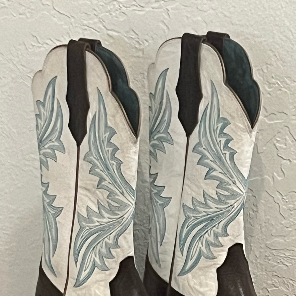 Ariat Brown Leather Western Boots with White Shaft and Beautiful Stitching NWOT - Picture 5 of 14